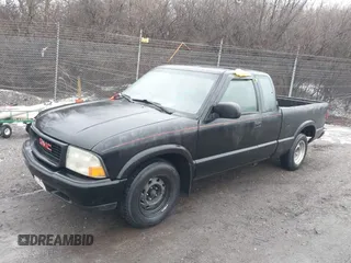 2002 GMC Sonoma SL Fleet with VIN 1GTCS19W128236519, listed as a IAAI auction lot 41577075 with 1 mi miles. Bid and sale history available at carsss.com. Image 2.