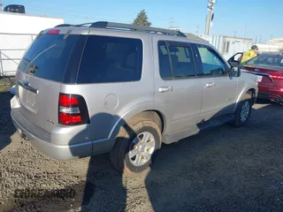 2008 Ford Explorer XLT z VIN 1FMEU73E38UA57643, wystawiony jako IAAI lot #42047634 z przebiegiem 135 336 mil mil oraz . Historia ofert i sprzedaży dostępna na DreamBid. Obrazek 4.
