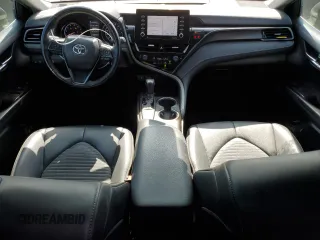 2022 Toyota Camry SE z VIN 4T1G11AK7NU633060, wystawiony jako Copart lot #58509575 z przebiegiem 208 372 mil mil oraz Czysty tytuł • Clean title. Historia ofert i sprzedaży dostępna na DreamBid. Obrazek 8.