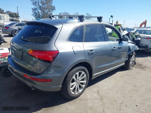 2013 Audi Q5 Premium Plus with VIN WA1LFAFP3DA102165, listed as a IAAI auction lot 41702688 with 96,672 mi miles. Bid and sale history available at carsss.com. Image 4.