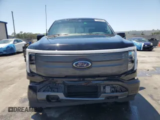 2023 Ford F-150 Lightning Pro z VIN 1FTVW1EL8PWG07655, wystawiony jako Copart lot #53280875 z przebiegiem 24 362 mil mil oraz Szkody całkowita. Historia ofert i sprzedaży dostępna na DreamBid. Obrazek 5.