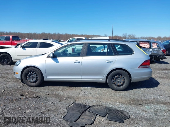 2013 Volkswagen Jetta SportWagen S with VIN 3VWPP7AJXDM610157, listed as a IAAI auction lot 41890160 with 147,567 mi miles. Bid and sale history available at carsss.com. Image 14.