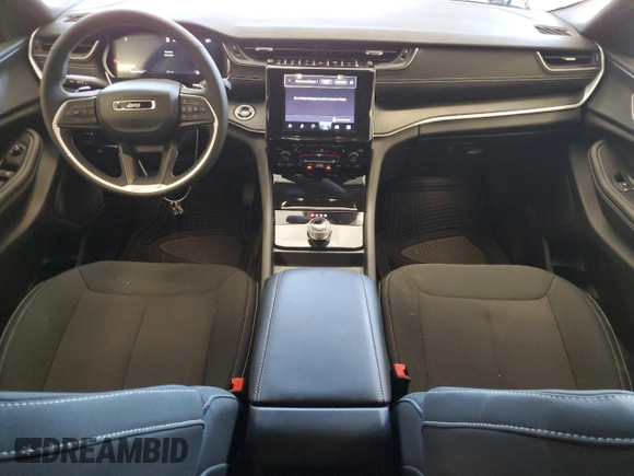 2024 Jeep Grand Cherokee Laredo z VIN 1C4RJHAG0RC159708, wystawiony jako Copart lot #56147465 z przebiegiem 7 221 mil mil oraz Szkoda całkowita • Salvage title. Historia ofert i sprzedaży dostępna na DreamBid. Obrazek 8.