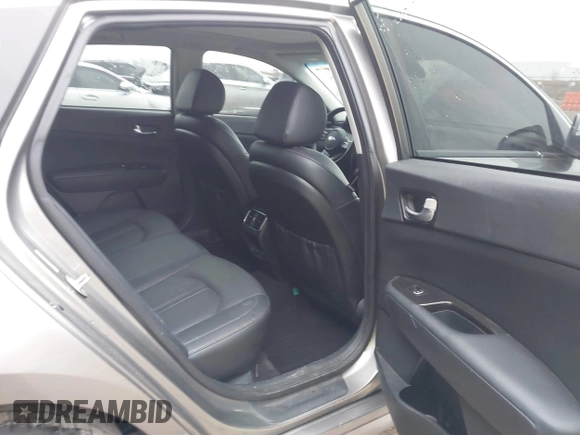 2019 Kia Optima EX with VIN 5XXGU4L1XKG324394, listed as a IAAI auction lot 41607905 with 69,980 mi miles. Bid and sale history available at carsss.com. Image 8.