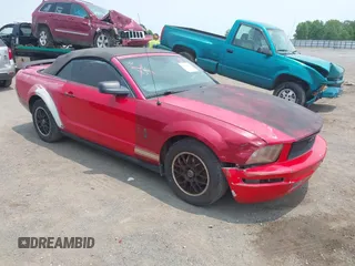 2007 Ford Mustang Deluxe z VIN 1ZVFT84N675212224, wystawiony jako IAAI lot #42410643 z przebiegiem Nie podano mil oraz . Historia ofert i sprzedaży dostępna na DreamBid. Obrazek 1.
