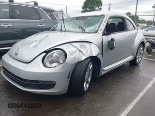2012 Volkswagen Beetle 2.5L w/Sun PZEV с VIN 3VWJP7AT5CM603672, выставлен на аукционе IAAI как лот 42258888 с пробегом 115 511 миль миль и . История ставок и продаж доступна на DreamBid. Изображение 2.