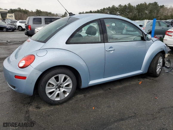 2010 Volkswagen New Beetle Coupe with VIN 3VWRG3AG0AM026688, listed as a Copart auction lot 46733325 with 59,944 mi miles and Salvage Title. Bid and sale history available at carsss.com. Image 3.