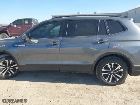 2022 Volkswagen Tiguan S with VIN 3VV1B7AXXNM164123, listed as a IAAI auction lot 41359724 with 18,721 mi miles. Bid and sale history available at carsss.com. Image 15.