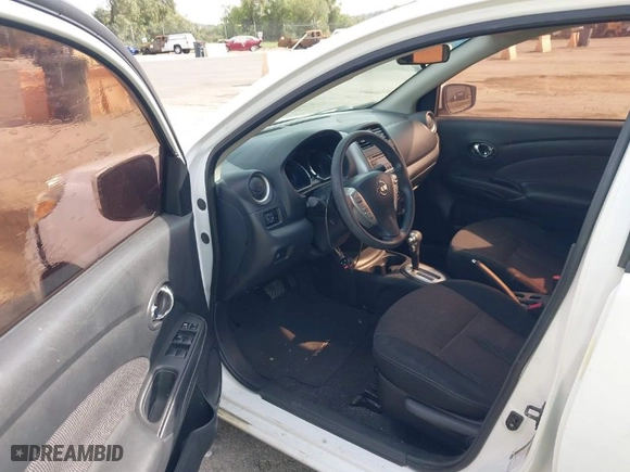 2015 Nissan Versa S Plus with VIN 3N1CN7AP6FL844450, listed as a IAAI auction lot 41916173 with 68,417 mi miles. Bid and sale history available at carsss.com. Image 5.