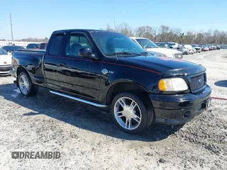 2000 Ford F-150 XL z VIN 2FTRX07L5YCB11117, wystawiony jako IAAI lot #41649583 z przebiegiem 240 557 mil mil oraz . Historia ofert i sprzedaży dostępna na DreamBid. Obrazek 1.