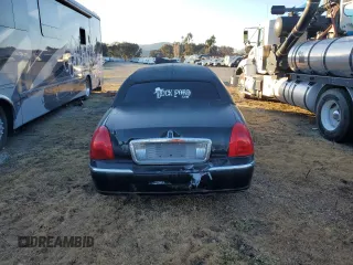 2003 Lincoln Town Car Executive z VIN 1L1FM81W23Y609867, wystawiony jako Copart lot #89137665 z przebiegiem 175 211 mil mil oraz Szkoda całkowita • Salvage title. Historia ofert i sprzedaży dostępna na DreamBid. Obrazek 6.