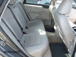 2012 Volkswagen Passat SE z VIN 1VWBH7A32CC054225, wystawiony jako IAAI lot #41874765 z przebiegiem 161 269 mil mil oraz . Historia ofert i sprzedaży dostępna na DreamBid. Obrazek 8.