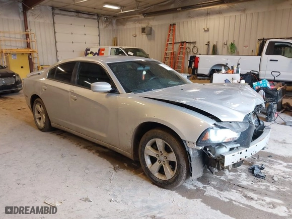 2011 Dodge Charger SE with VIN 2B3CL3CG0BH615016, listed as a IAAI auction lot 41669366 with 203,197 mi miles. Bid and sale history available at carsss.com. Image 1.