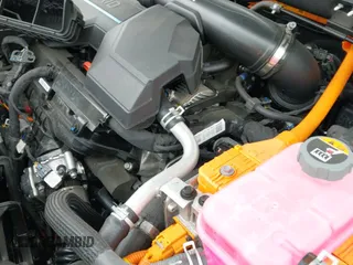 2025 Kia Sorento SX Prestige with VIN KNDRKDJG8S5287565, listed as a IAAI auction lot 41907633 with 15,327 mi miles and . Bid and sale history available at DreamBid. Image 19.