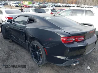 2020 Chevrolet Camaro 1LT z VIN 1G1FB1RS0L0118240, wystawiony jako IAAI lot #42281280 z przebiegiem Nie podano mil oraz . Historia ofert i sprzedaży dostępna na DreamBid. Obrazek 3.