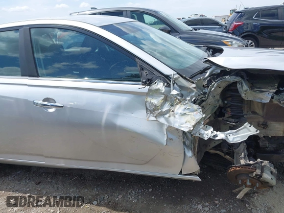 2019 Nissan Altima S with VIN 1N4BL4BV6KC211808, listed as a IAAI auction lot 41981312 with 96,362 mi miles and . Bid and sale history available at carsss.com. Image 14.