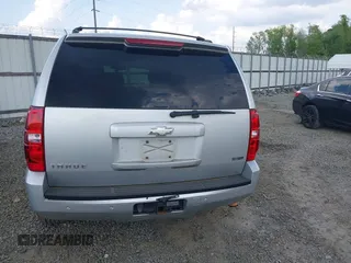 2011 Chevrolet Tahoe LT z VIN 1GNSKBE05BR221199, wystawiony jako IAAI lot #41941402 z przebiegiem 266 815 mil mil oraz . Historia ofert i sprzedaży dostępna na DreamBid. Obrazek 16.