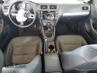 2013 Volkswagen Jetta SE z VIN 3VWBX7AJ5DM399685, wystawiony jako Copart lot #82209684 z przebiegiem Nie podano mil oraz Szkoda całkowita • Salvage title. Historia ofert i sprzedaży dostępna na DreamBid. Obrazek 8.
