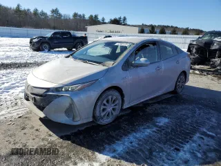 2021 Toyota Prius LE with VIN JTDKAMFP5M3193929, listed as a Copart auction lot 42902175 with 27,933 mi miles and Salvage Title. Bid and sale history available at DreamBid. Image 1.