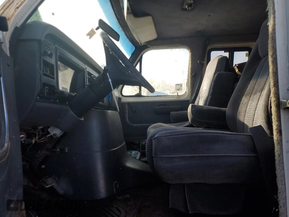 1990 Ford Econoline Cargo with VIN 1FTFE24Y2LHB86170, listed as a Copart auction lot 89197245 with 81,104 mi miles and Clean Title. Bid and sale history available at DreamBid. Image 7.