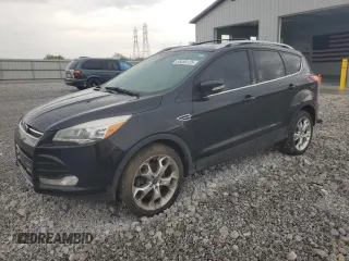 2013 Ford Escape Titanium z VIN 1FMCU0J93DUA98613, wystawiony jako Copart lot #55456125 z przebiegiem 141 065 mil mil oraz Szkody całkowita. Historia ofert i sprzedaży dostępna na DreamBid. Obrazek 1.