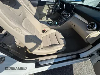 2019 Mercedes-Benz C 300 z VIN WDDWK8DB3KF827091, wystawiony jako Copart lot #57204495 z przebiegiem 114 498 mil mil oraz Czysty tytuł • Clean title. Historia ofert i sprzedaży dostępna na DreamBid. Obrazek 5.