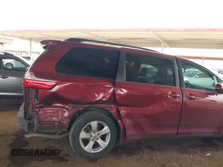 2017 Toyota Sienna LE Auto Access Seat с VIN 5TDKZ3DCXHS819305, выставлен на аукционе IAAI как лот 42284317 с пробегом 120 595 миль миль и . История ставок и продаж доступна на DreamBid. Изображение 18.