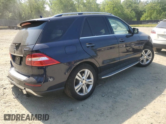 2015 Mercedes-Benz M 350 z VIN 4JGDA5HB1FA618394, wystawiony jako Copart lot #55184115 z przebiegiem 97 299 mil mil oraz Szkoda całkowita • Salvage title. Historia ofert i sprzedaży dostępna na DreamBid. Obrazek 3.