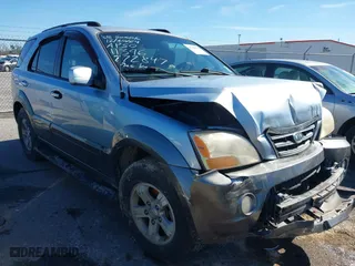 2008 Kia Sorento EX with VIN KNDJD736385772847, listed as a IAAI auction lot 41320746 with 161,942 mi miles. Bid and sale history available at carsss.com. Image 1.