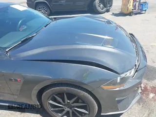 2019 Ford Mustang EcoBoost with VIN 1FA6P8TH5K5181274, listed as a IAAI auction lot 42719275 with 91,605 mi miles and . Bid and sale history available at DreamBid. Image 18.