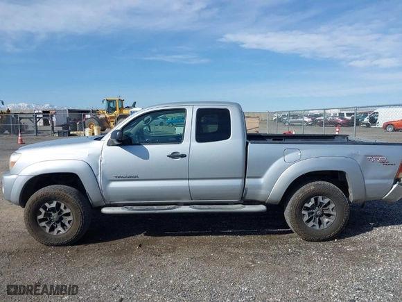 2007 Toyota Tacoma PreRunner with VIN 5TETU62N07Z455180, listed as a IAAI auction lot 41600899 with 372,636 mi miles. Bid and sale history available at carsss.com. Image 14.