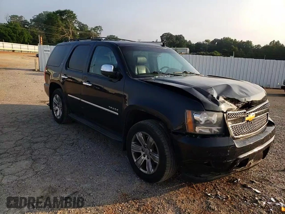 2014 Chevrolet Tahoe LTZ с VIN 1GNSKCE07ER137878, выставлен на аукционе Copart как лот 59905605 с пробегом 213 584 миль миль и Списание • Salvage title. История ставок и продаж доступна на DreamBid. Изображение 14.