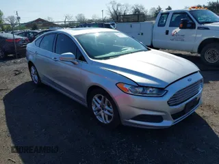2015 Ford Fusion SE with VIN 3FA6P0H70FR138207, listed as a IAAI auction lot 41919987 with 250,987 mi miles. Bid and sale history available at carsss.com. Image 1.