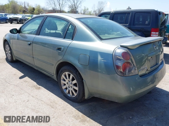 2005 Nissan Altima 2.5 S with VIN 1N4AL11DX5C269251, listed as a IAAI auction lot 41979332 with 236,068 mi miles. Bid and sale history available at carsss.com. Image 3.