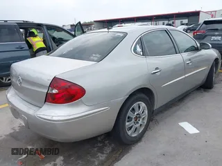 2007 Buick LaCrosse CX with VIN 2G4WC582271249382, listed as a IAAI auction lot 42285783 with 173,858 mi miles and . Bid and sale history available at DreamBid. Image 4.