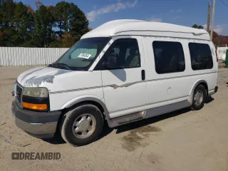 2003 GMC Savana Cargo Van YF7 Upfitter with VIN 1GDFH15T031206554, listed as a Copart auction lot 77584554 with 251,783 mi miles and Salvage Title. Bid and sale history available at carsss.com. Image 1.