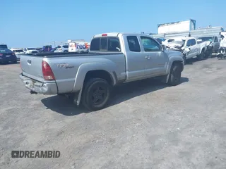 2006 Toyota Tacoma with VIN 5TEUU42N46Z286272, listed as a IAAI auction lot 41518642 with 243,142 mi miles. Bid and sale history available at carsss.com. Image 4.