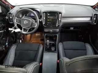 2021 Volvo XC40 z VIN YV4ED3UR9M2561647, wystawiony jako Copart lot #85908524 z przebiegiem 31 479 mil mil oraz Szkoda całkowita • Salvage title. Historia ofert i sprzedaży dostępna na DreamBid. Obrazek 8.