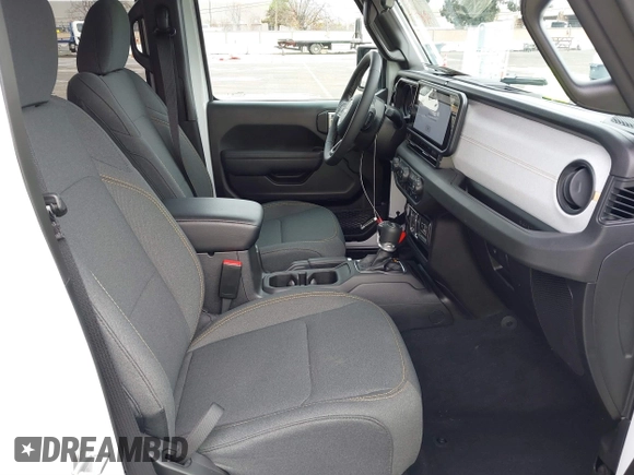 2025 Jeep Wrangler Sport S with VIN 1C4PJXDN0SW524002, listed as a IAAI auction lot 41625940 with 1,924 mi miles and . Bid and sale history available at DreamBid. Image 5.