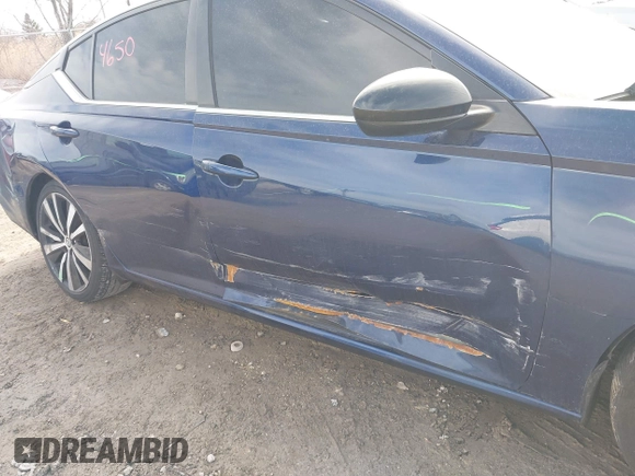 2019 Nissan Altima SR with VIN 1N4BL4CV8KC242508, listed as a IAAI auction lot 41704650 with 121,362 mi miles and . Bid and sale history available at carsss.com. Image 6.