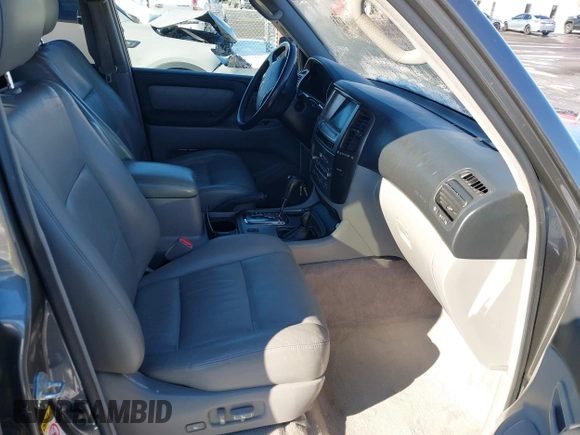 2007 Toyota Land Cruiser with VIN JTEHT05J372107212, listed as a IAAI auction lot 41281746 with 136,460 mi miles. Bid and sale history available at carsss.com. Image 5.