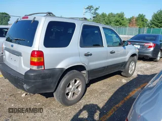 2005 Ford Escape XLT with VIN 1FMYU03175DA18437, listed as a IAAI auction lot 42567091 with 207,602 mi miles and . Bid and sale history available at DreamBid. Image 4.