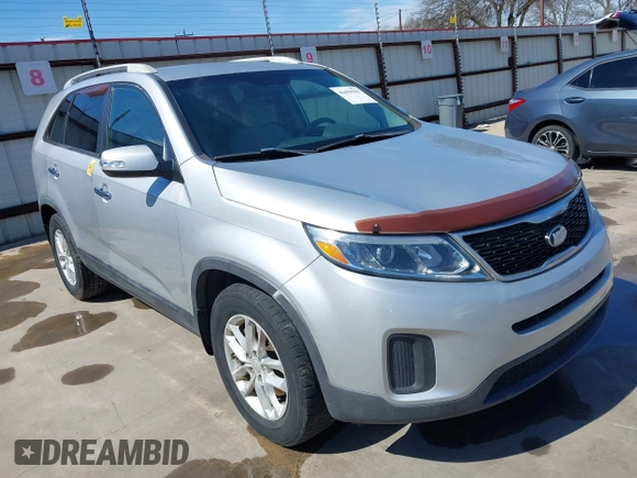 2015 Kia Sorento LX with VIN 5XYKT4A77FG548874, listed as a IAAI auction lot 41650301 with 111,113 mi miles. Bid and sale history available at carsss.com. Image 1.