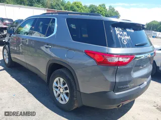 2019 Chevrolet Traverse LT Cloth with VIN 1GNEVGKW5KJ154242, listed as a IAAI auction lot 39713013 with 60,444 mi miles. Bid and sale history available at carsss.com. Image 3.
