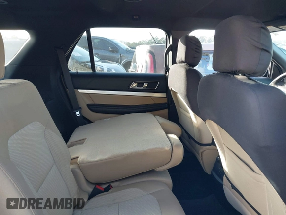 2017 Ford Explorer XLT z VIN 1FM5K8DH1HGD95576, wystawiony jako IAAI lot #41315566 z przebiegiem 142 417 mil mil oraz . Historia ofert i sprzedaży dostępna na DreamBid. Obrazek 8.