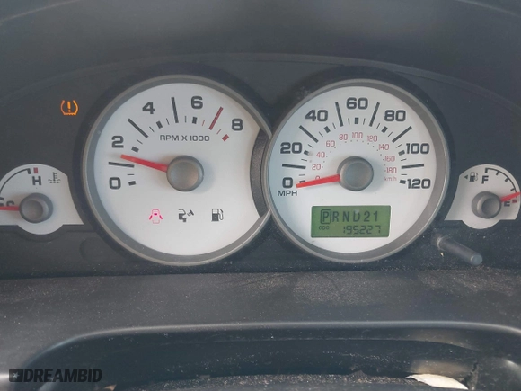 2007 Ford Escape XLS with VIN 1FMYU02Z57KB59268, listed as a IAAI auction lot 41585368 with 195,227 mi miles. Bid and sale history available at carsss.com. Image 7.