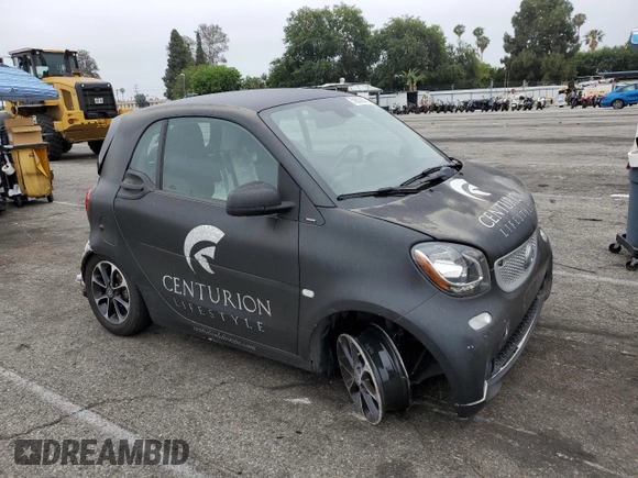 2016 Smart fortwo Passion with VIN WMEFJ5DA1GK062837, listed as a Copart auction lot 59629665 with 58,836 mi miles and Salvage title. Bid and sale history available at DreamBid. Image 4.