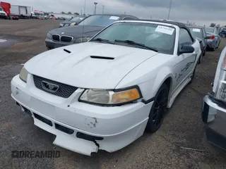 2000 Ford Mustang with VIN 1FAFP4440YF265297, listed as a IAAI auction lot 41739266 with 170,907 mi miles. Bid and sale history available at carsss.com. Image 2.