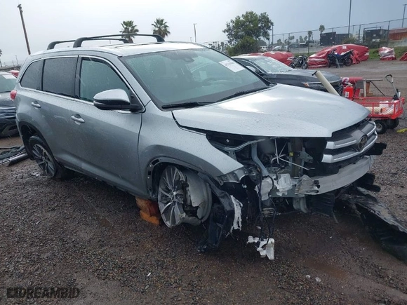 2019 Toyota Highlander SE with VIN 5TDJZRFH0KS608855, listed as a IAAI auction lot 41765566 with 30,228 mi miles. Bid and sale history available at carsss.com. Image 1.