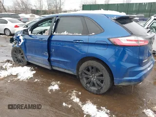 2020 Ford Edge SEL with VIN 2FMPK4J90LBB44515, listed as a IAAI auction lot 41561059 with 67,989 mi miles. Bid and sale history available at carsss.com. Image 3.